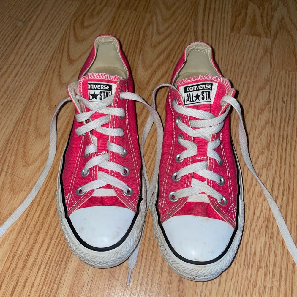 Converse pink low-top sneakers